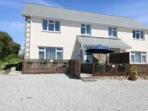 Hagar Vor - Perranuthnoe