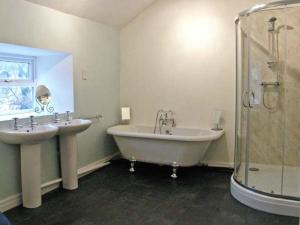 Hendre Aled Farmhouse