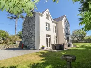 Tyddyn Goronwy - 达夫林