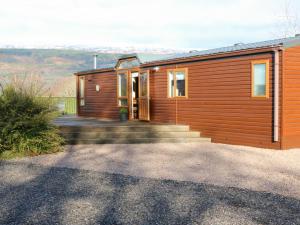 The Four Oaks Chalet