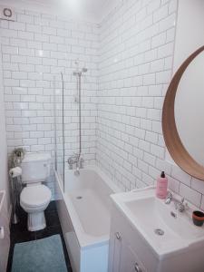 Immaculate luxury apartment 700 mtrs from the beach