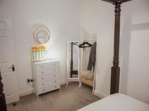 Immaculate luxury apartment 700 mtrs from the beach