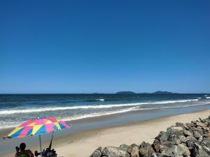 Casa Brisa do Mar Itapoá conforto à uma quadra da praia