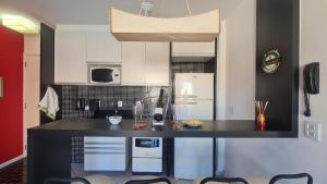 Lindo Ap Ingleses Norte 50m da praia