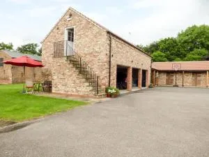 The Stables, Crayke Lodge - Huby