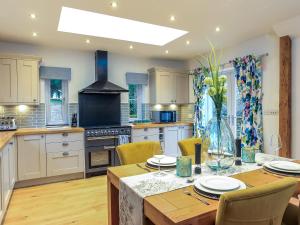 Woodmans Cottage Nables Farm