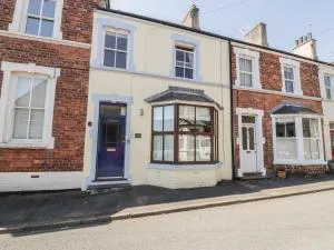 Chwech - Menai Bridge