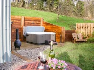 Little Silver Fox - Chittlehamholt