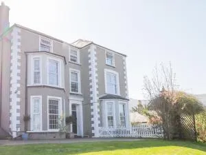 Penholm - Llanfairfechan