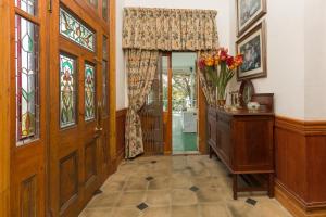 Royston Hall Historical Guesthouse