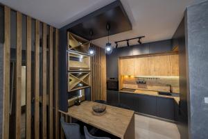 Apartments 28 Master Quart