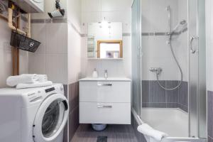 Jadran apartment with balcony and parking garage