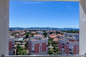 Jadran apartment with balcony and parking garage