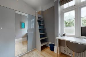 Modern 2 Bed Flat - The Black Dog Pub APT - 6 mins from Vauxhall station