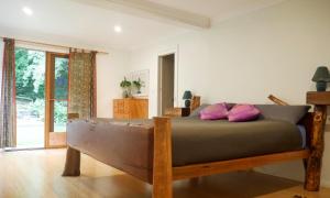 True North - 4BR Home & Garden in Bush Setting with Huge Bath