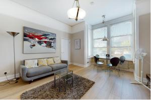 Super 1 Bedroom Flat in Hendon near Middlesex University with private parking - Ubytování bez kategorie ve městě Hendon