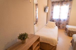 Hotels Le President-Gare Nimes Pont Du Gard : photos des chambres