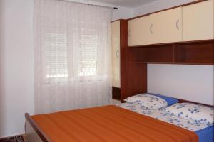 Apartment in Prizba with sea view, balcony, air conditioning, WiFi 5080-1