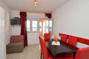 Apartment in Prizba with sea view, terrace, air conditioning, WiFi 5080-3