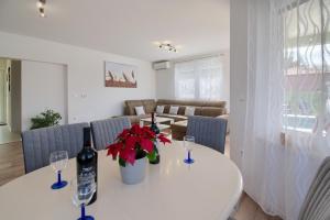 Holiday Home Petar by Rent Istria