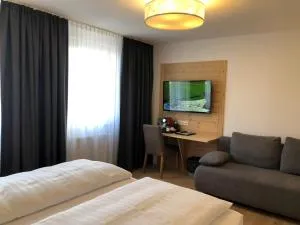 霍夫符腾堡舒适餐厅酒店 - 内卡河畔文德林根