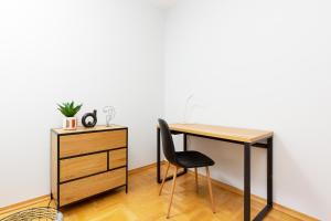 Mokotów Apartment Bluszczańska by Noclegi Renters