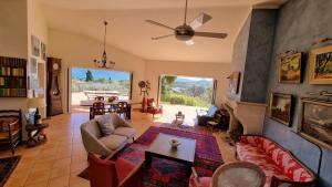 CASA SOPRANA - HAUT DE VILLA indépendant avec piscine et jardin privés - Independant TOP OF VILLA with private pool and garden