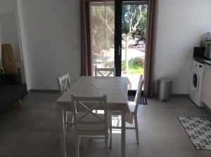 Coquet appartement indépendant entre mer et maquis