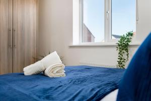 The Holt-Ideal for Contractors- Sylish 2 Bedrooms Apartment-Parking
