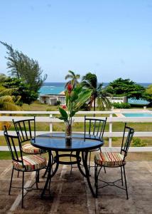 Miramar 6 Bedroom on the Beach