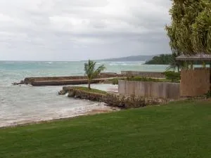 Miramar 6 Bedroom on the Beach - Steer Town