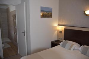 Hotels Hotel Le Coureau : photos des chambres