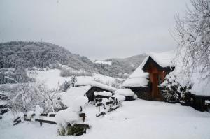 Chalets Chalet de 2 chambres avec vue sur le lac jardin amenage et wifi a La Thuile : photos des chambres