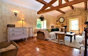 Maisons de vacances Awesome Home In Mejannes Les Als With 6 Bedrooms, Wifi And Private Swimming Pool : photos des chambres