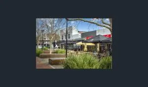 Mitcham Station Home Stay - 伯伍德