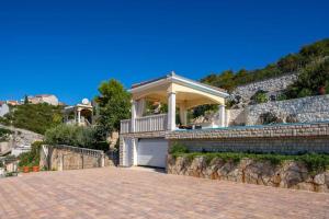 Seaside family friendly house with a swimming pool Cove Ljubljeva Trogir 19259