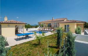 4 Bedroom Lovely Home In Kapelica