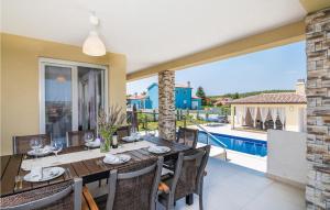 4 Bedroom Lovely Home In Kapelica