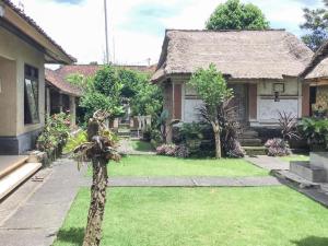 DATON HOUSE near Bali Zoo Ubud Mitra RedDoorz