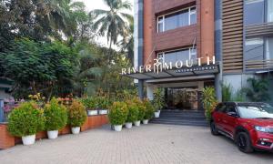 Nexstay River Mouth International