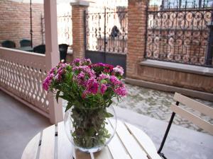 Apartment On Saadi Str Old Tbilisi