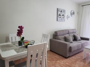 Ático dúplex con piscina privada y vistas al mar en Paraíso de Vera!