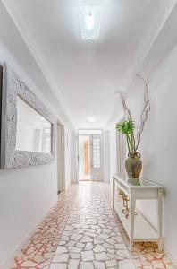 Luxury Living Nisos Vs Rhodes town