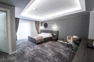 Caprice Complex