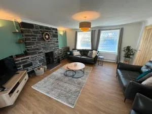 Escapism Wales Garthowen - Llansantffraid