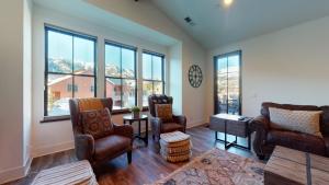 Snowcreek VII #1403 condo