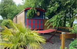 Amazing StaCaravan In Gommenec H - Trémeven