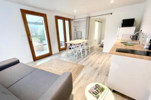 Appartements T2 refait a neuf Hyper Cosy - A 50m des plages : photos des chambres