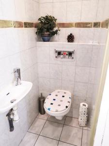 Maisons de vacances La Maison du Bonheur maison de campagne 20 personnes avec jacuzzi : photos des chambres
