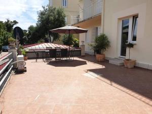 Apartment Kate, 3 - Bedroom (4+2), Large Terrace